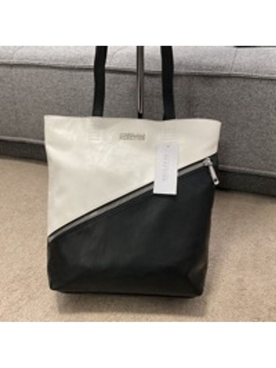 Kenneth Cole Reaction Handbags - Trendy Kenneth Cole Reaction Women's oversized Tote Bag Black & White